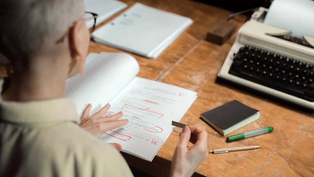 Hal-hal yang Perlu Diperhatikan dalam Melakukan Self Editing Naskah