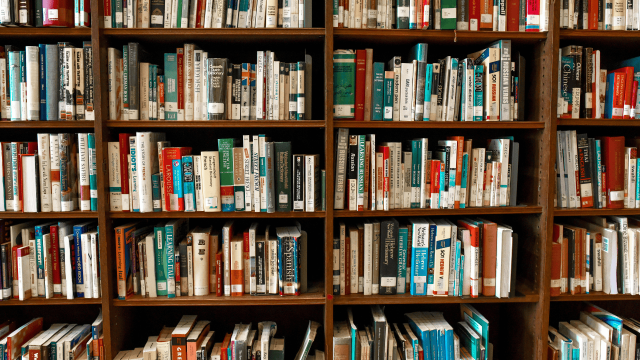 Mengenal 9 Jenis Buku Nonfiksi Populer Lengkap dengan Contohnya