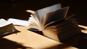6 Tantangan dalam Menerbitkan Buku dan Cara Mengatasinya