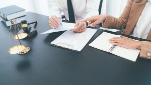 Kontrak Penerbitan Buku: Hal-Hal yang Perlu Diperhatikan dan Tips Memahaminya