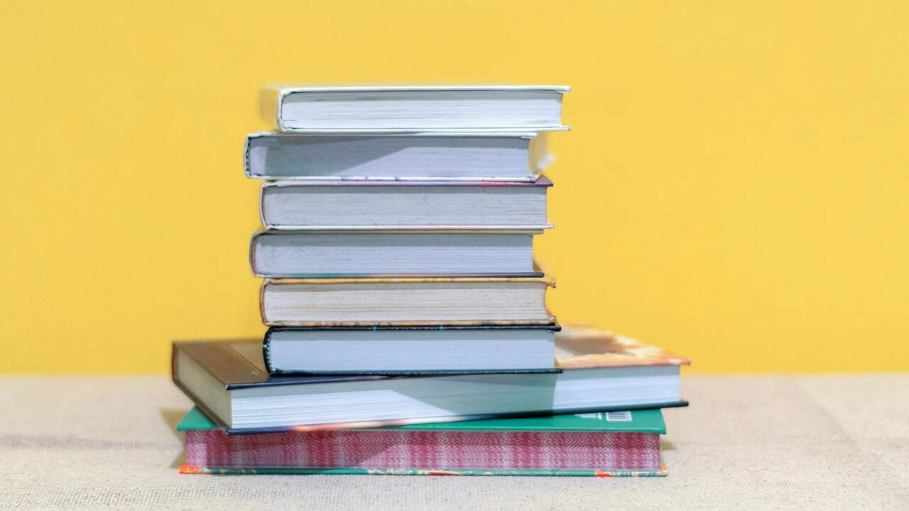 Ini Dia Beragam Keuntungan Menerbitkan Buku di Penerbit Halo Adil Sejahtera