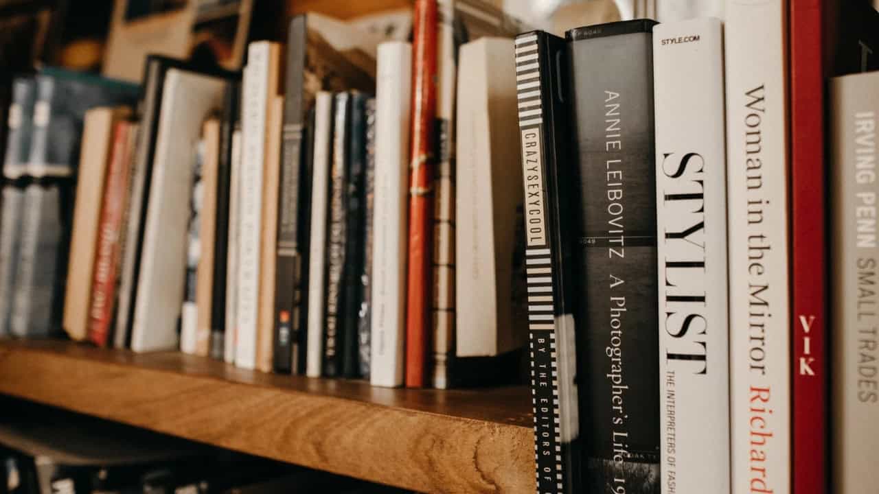 11 Ciri Penerbit Buku Profesional, Berkualitas, dan Kredibel