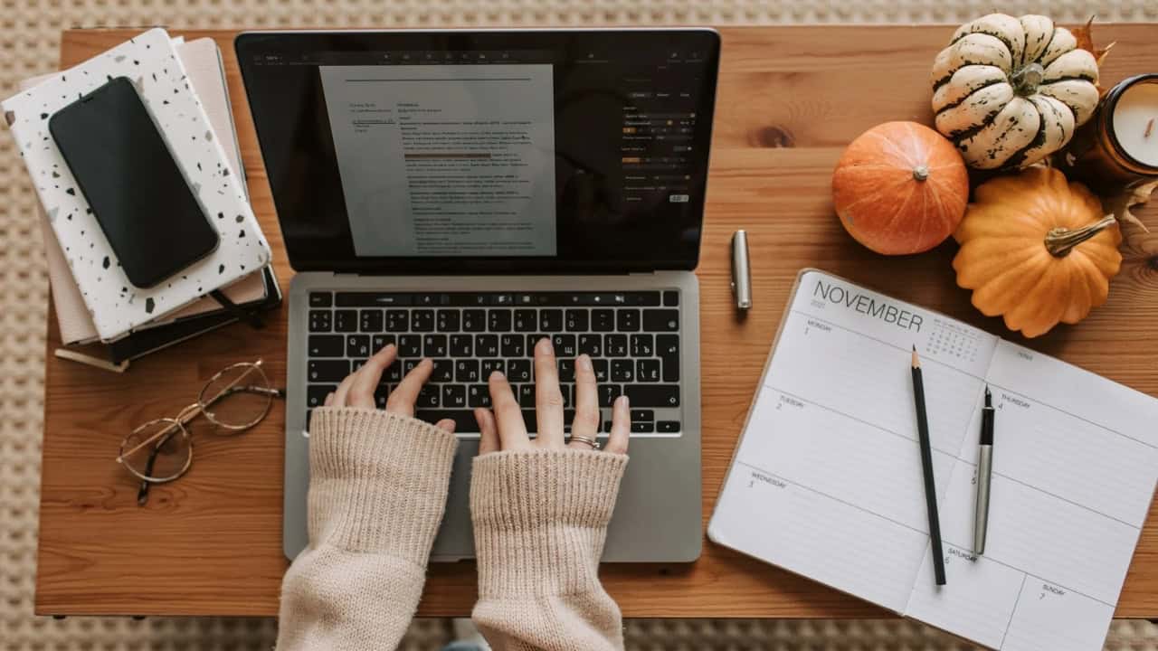 Cara Mengirim Naskah ke Penerbit yang Perlu Penulis Pahami