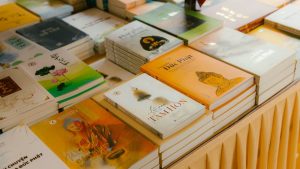 Ciri-Ciri Cover Buku yang Baik dan Tampak Profesional