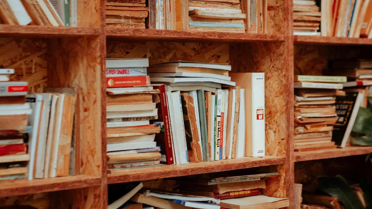 10 Ide Promosi Buku untuk Penulis yang Menerbitkan Buku Secara Self Publishing