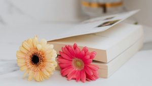 9 Manfaat Menulis Puisi yang Perlu Kamu Ketahui