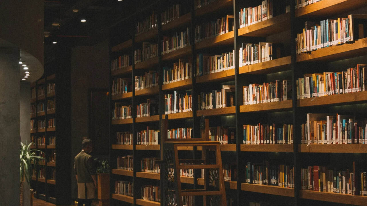 Hal-Hal Penting tentang Sistem Royalti Buku yang Perlu Dipahami Penulis Baru