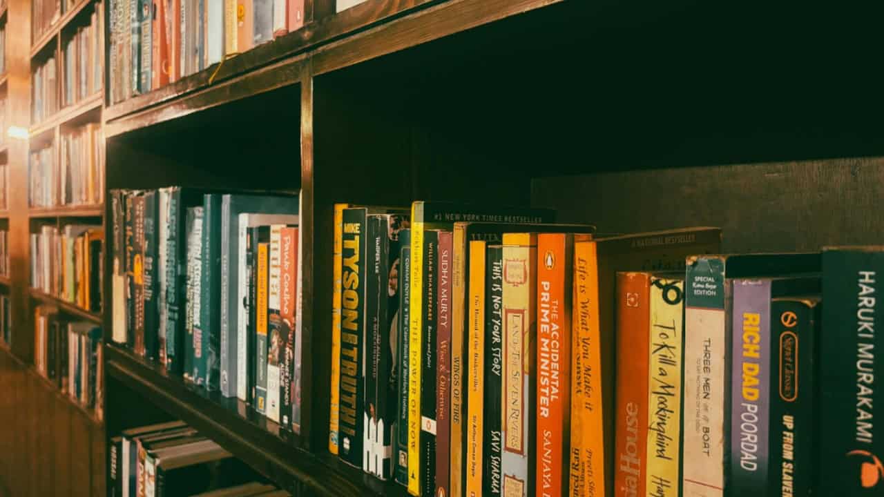 Apa Bedanya Menerbitkan dan Mencetak Buku? Simak Jawabannya di sini!