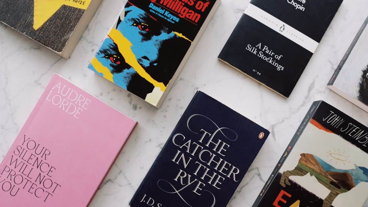 Rekomendasi Jenis Kertas untuk Cover Buku yang Berkualitas, Kokoh dan Tahan Lama