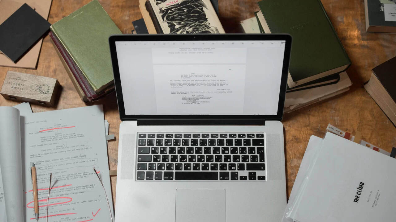 10+ Skill yang Wajib Dimiliki Editor Naskah Profesional