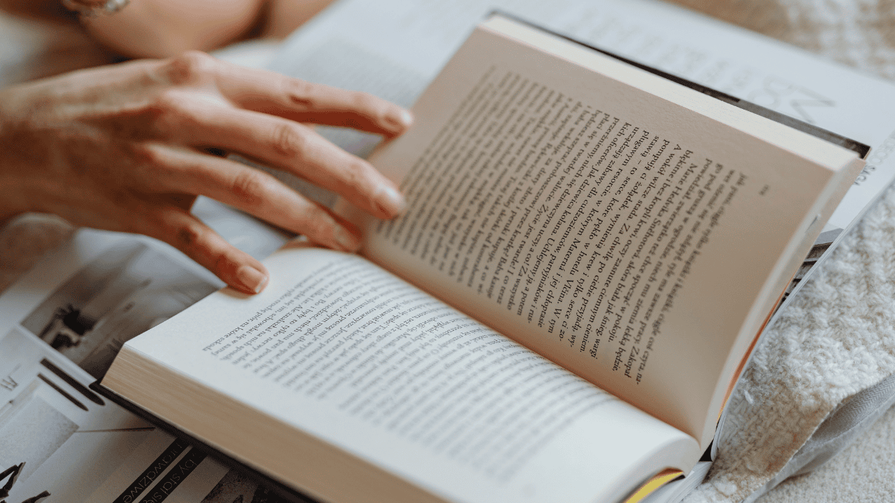 9 Jenis Genre Novel Terpopuler, Mana yang Paling Kamu Suka