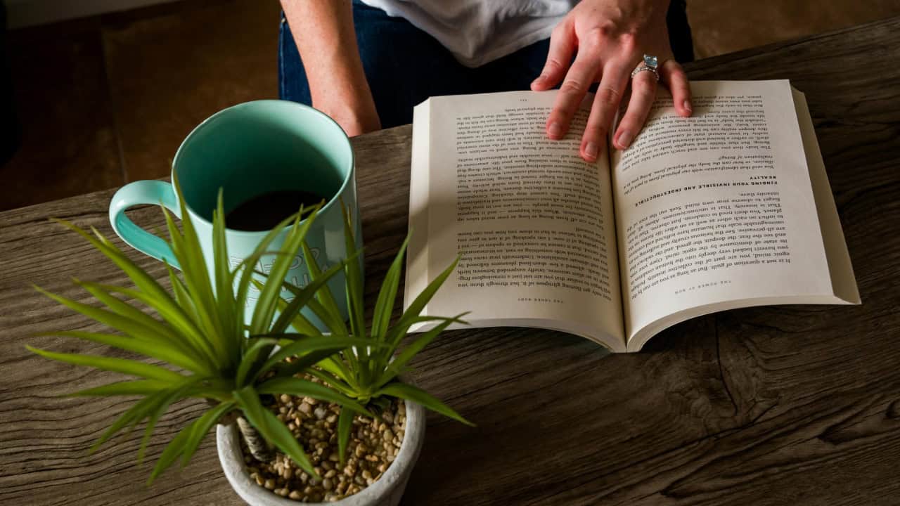 Perbedaan ISBN dan E-ISBN yang Perlu Penulis Pahami