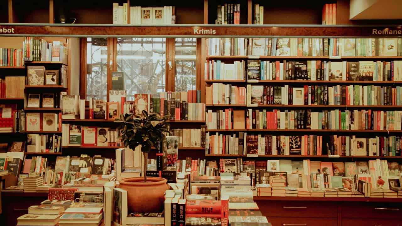 Unsur Buku Fiksi dan Nonfiksi yang Perlu Kamu Ketahui Sebelum Menulis
