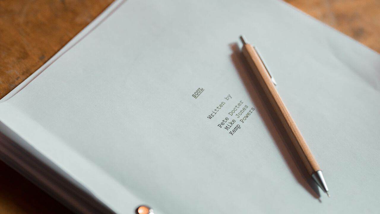 10+ Tips Menemukan Plot Hole di Naskah Novel yang Sedang Kita Tulis